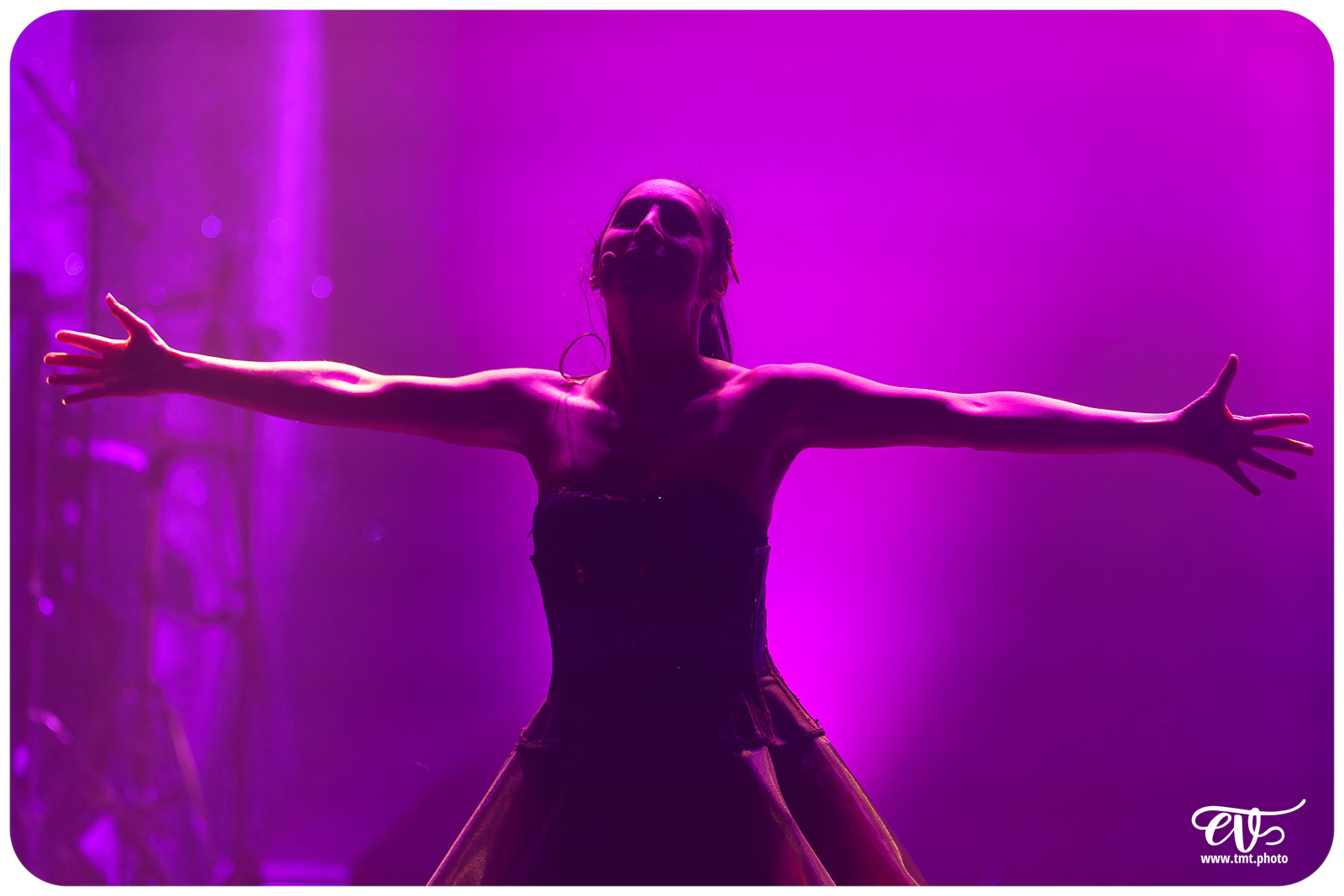 PLEIN FEU (CIE AVRIL EN SEPTEMBRE)